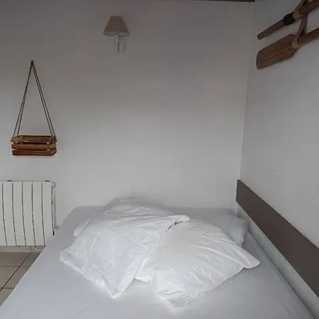 Holiday home Maison A 100 Metres Et Piste Cyclable A 40 Metres