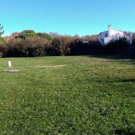 Holiday home Maison A 100 Metres Et Piste Cyclable A 40 Metres