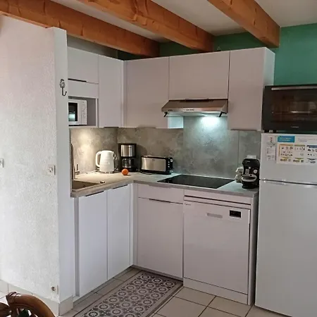 Holiday home Maison A 100 Metres Et Piste Cyclable A 40 Metres