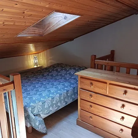Holiday home Maison A 100 Metres Et Piste Cyclable A 40 Metres