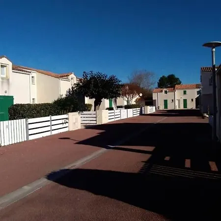 Maison A 100 Metres Et Piste Cyclable A 40 Metres *