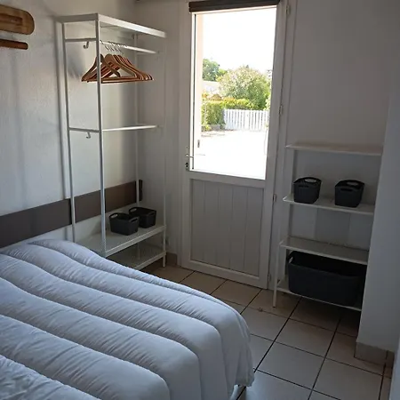 Maison A 100 Metres Et Piste Cyclable A 40 Metres Holiday home